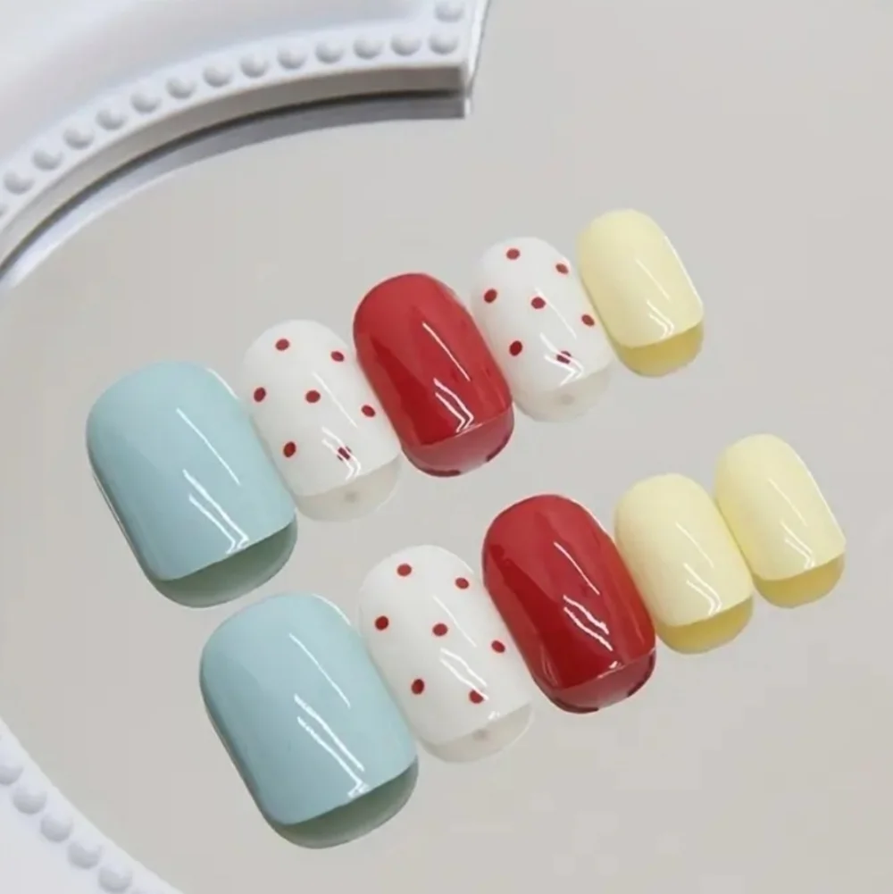 24 Pieces Fake Press On Nails